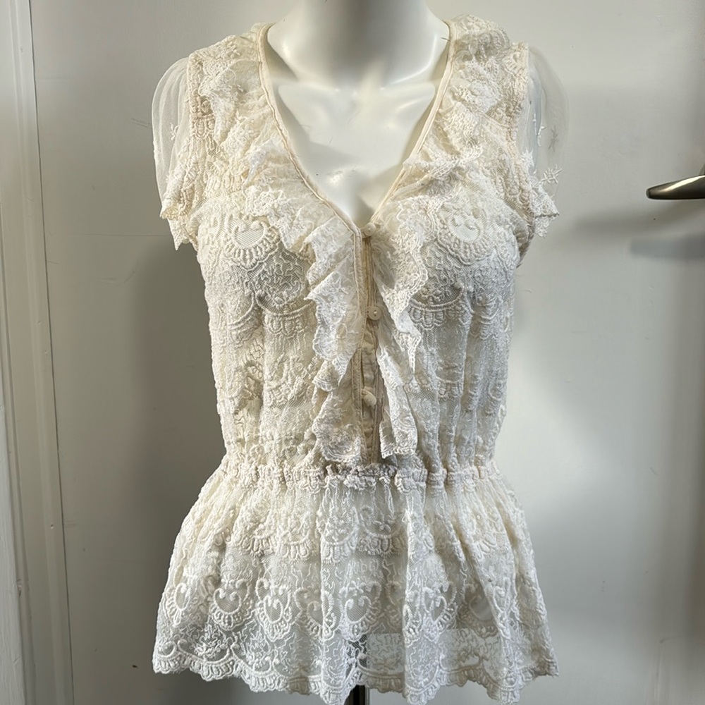 Forever 21 lace short sleeve blouse